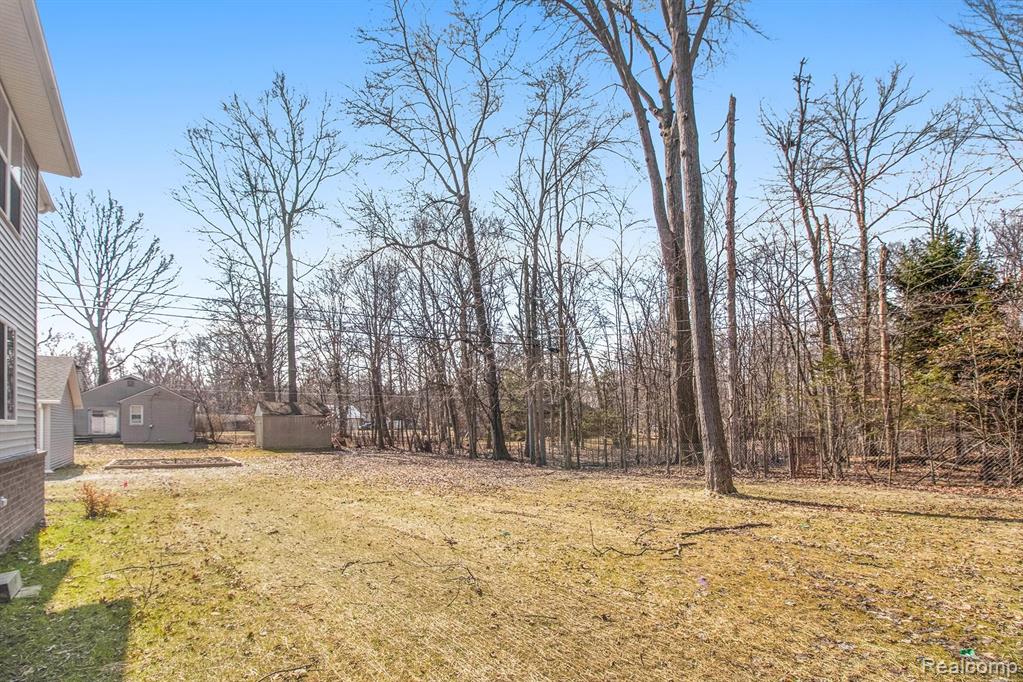 16135 Henry Ruff Road Livonia, MI 48154 - Photo 31 of 38