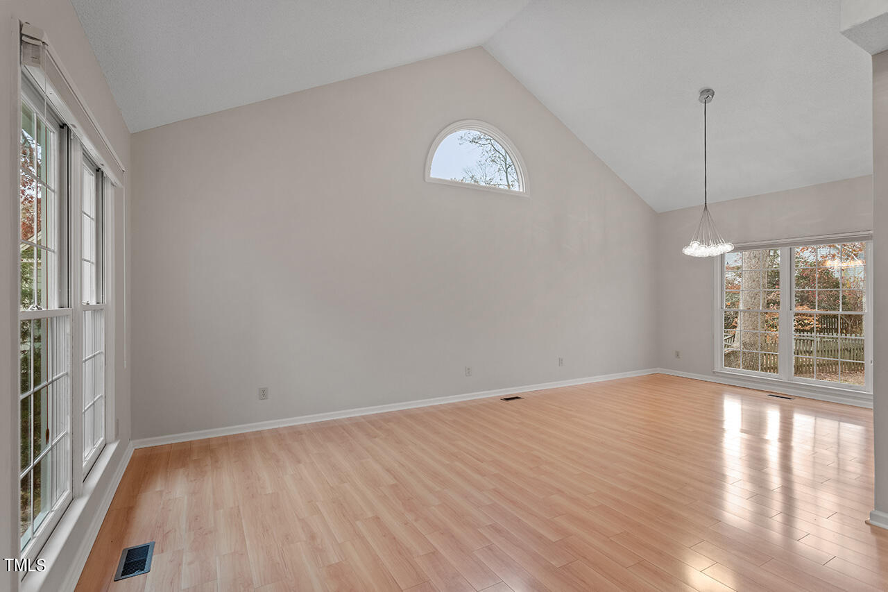 11932 North Exeter Way Raleigh, NC 27613 - Photo 10 of 35 11932 North Exeter Way_10