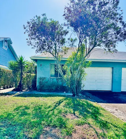 $240,000 | 3795 Island Club Circle East, Unit 10, Lake Worth, FL 33462