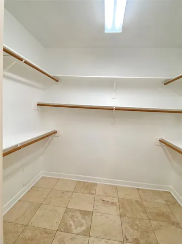 $858,000 | 37518 Edgewater Drive, Pinehurst, TX 77362