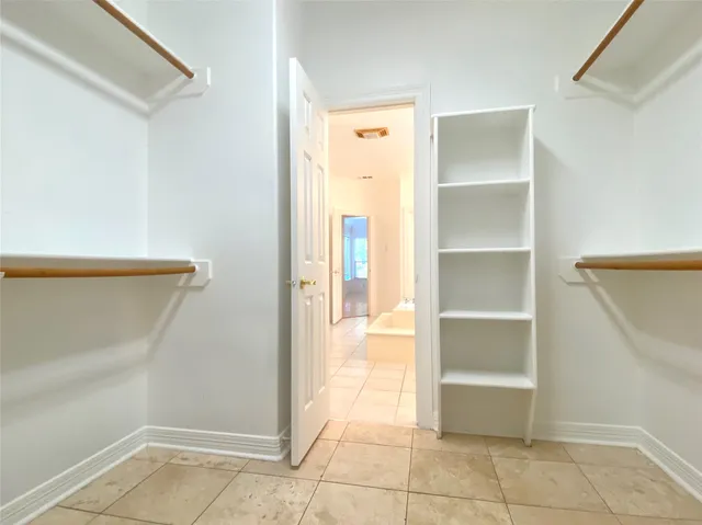 $858,000 | 37518 Edgewater Drive, Pinehurst, TX 77362