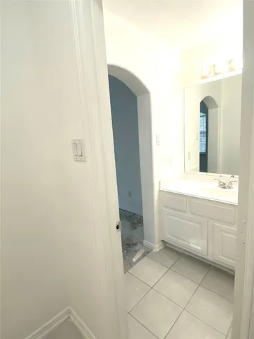 $858,000 | 37518 Edgewater Drive, Pinehurst, TX 77362