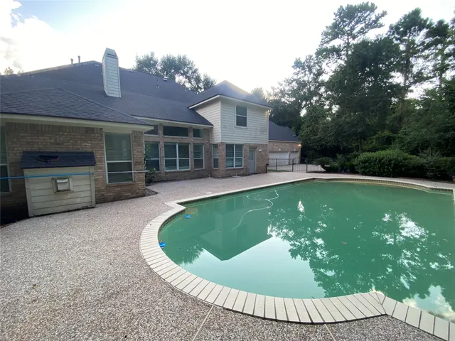 $858,000 | 37518 Edgewater Drive, Pinehurst, TX 77362