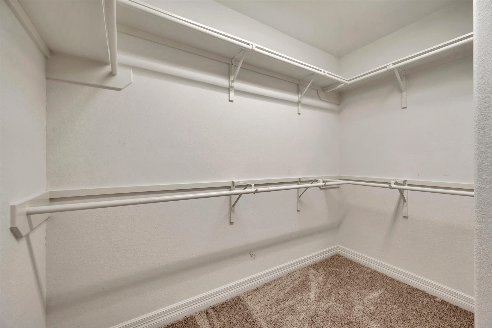 13420 Shellbark Way La Marque, TX 77568 - Photo 23 of 31 Spacious walk-in closet.