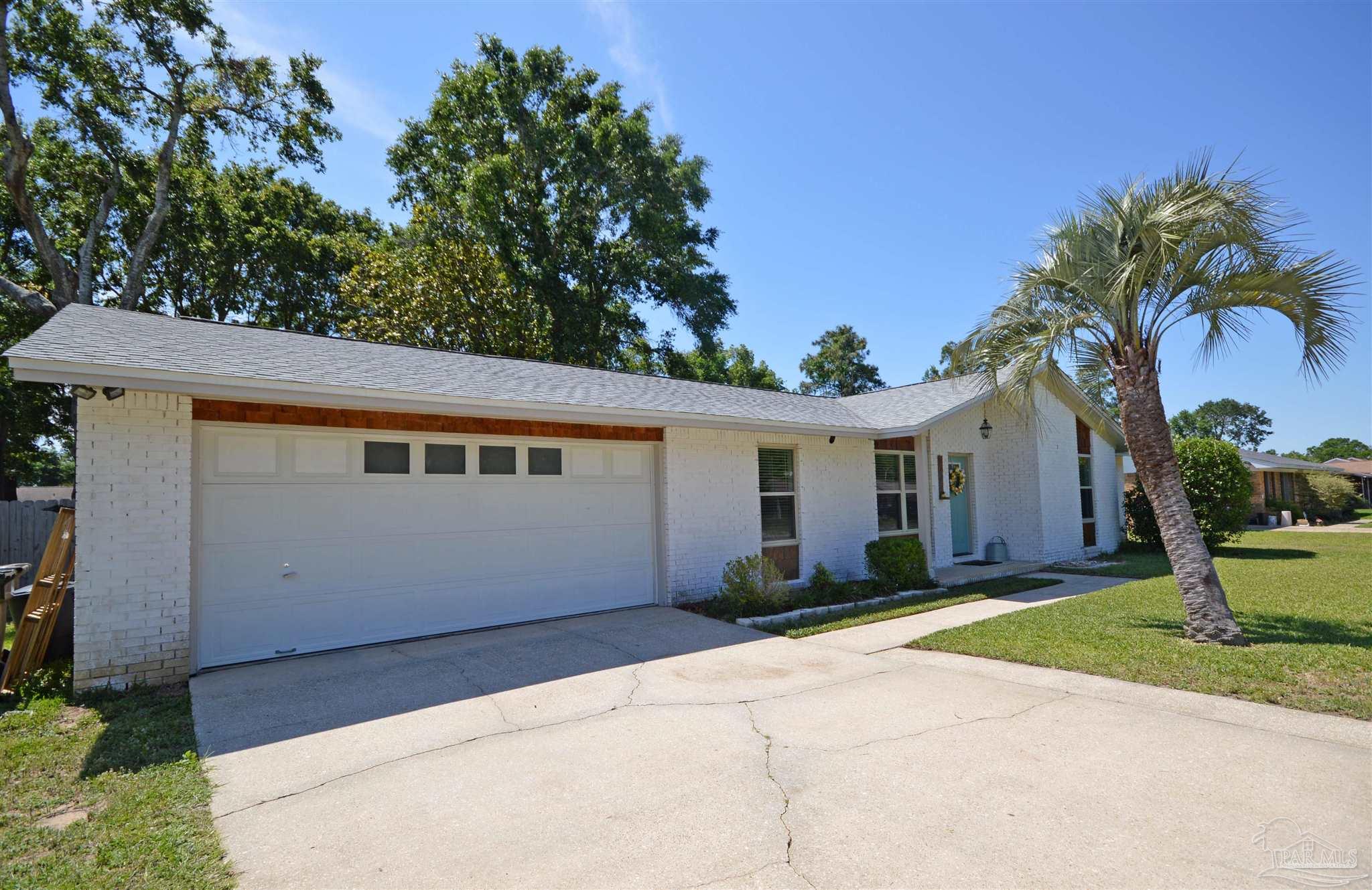 8235 Banberry Road Pensacola, FL 32514 - Photo 3 of 42 Gallery Image 3