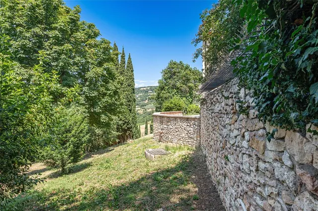 $10,500,000 | 2 Via Pavarana Grezzana Outside Of The Us 37023, Big Rock, Veneto 37023