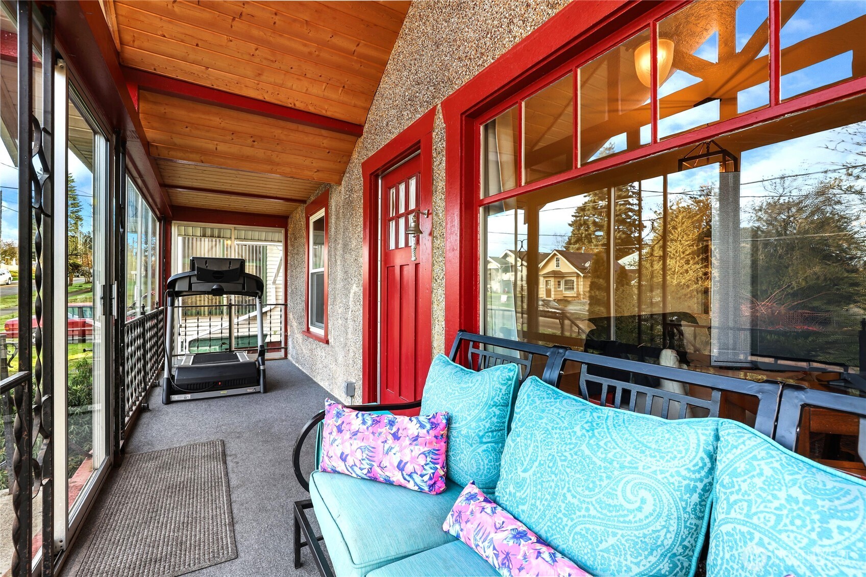 1939 Gregory Way Bremerton, WA 98337 - Photo 3 of 36 a view of living room kitchen and furniture