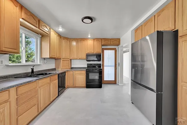 $399,900 | 1015 East 3rd Street, Pueblo, CO 81001