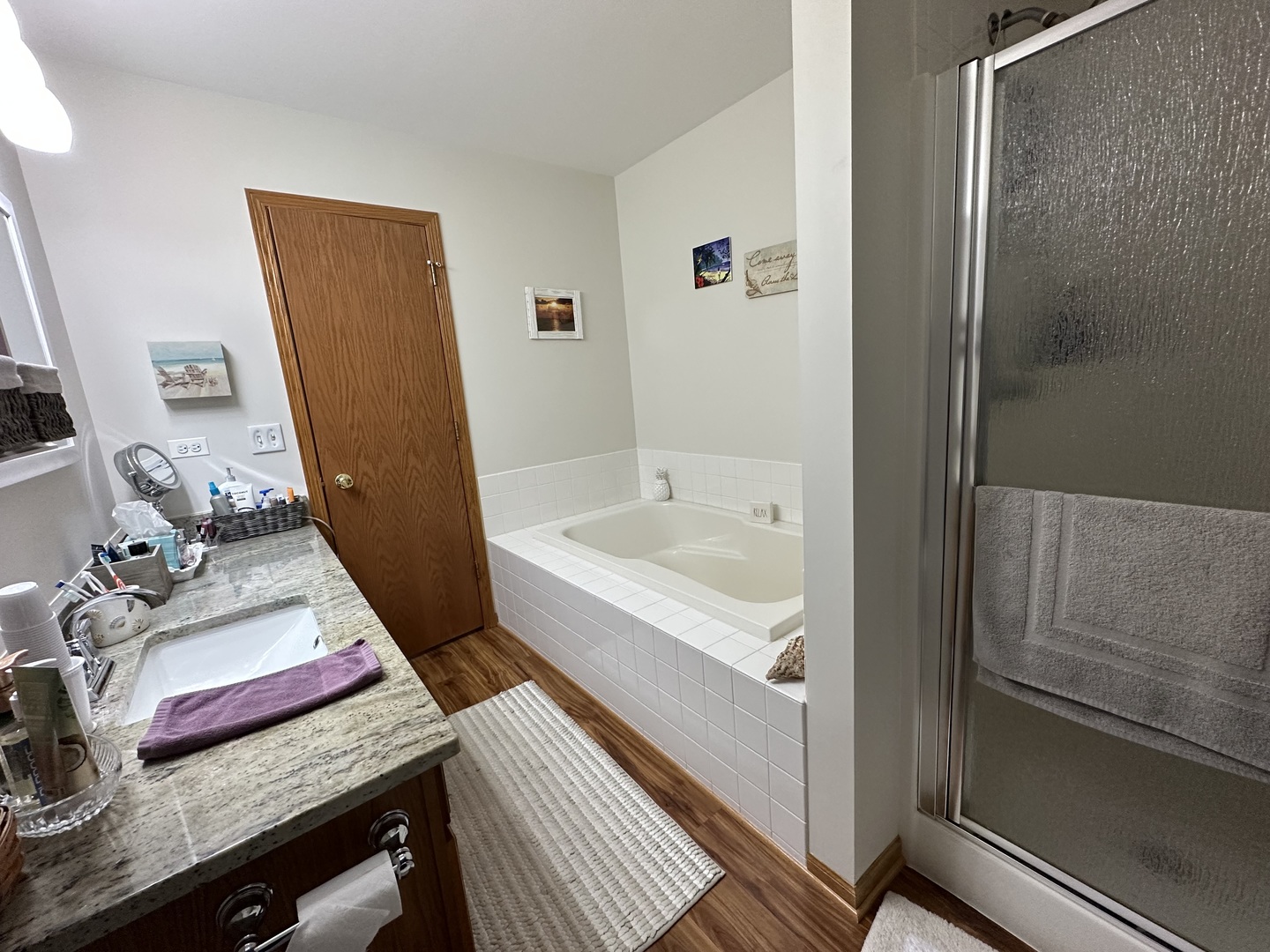 308 Glenbrook Trail McHenry, IL 60050 - Photo 15 of 29 a bathroom with a bathtub and shower
