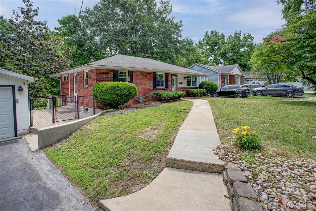 2255 Alby Street Alton, IL 62002 - Photo 9 of 67