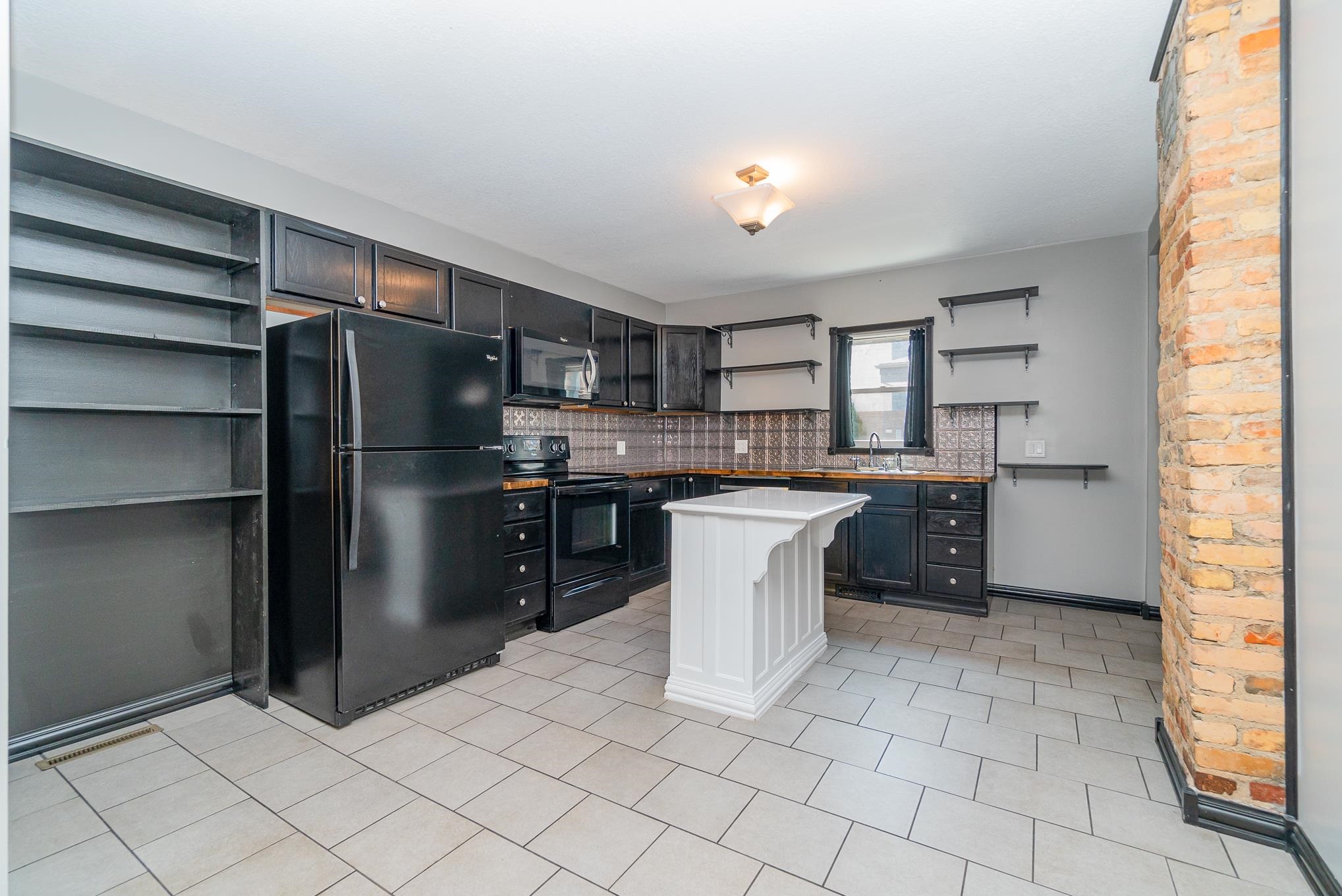 237 Adams Street Bay City, MI 48708 - Photo 5 of 22 Gallery Image 5