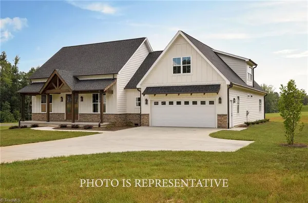 4217 Gracewood Farm Drive, Winston-Salem, NC 27101