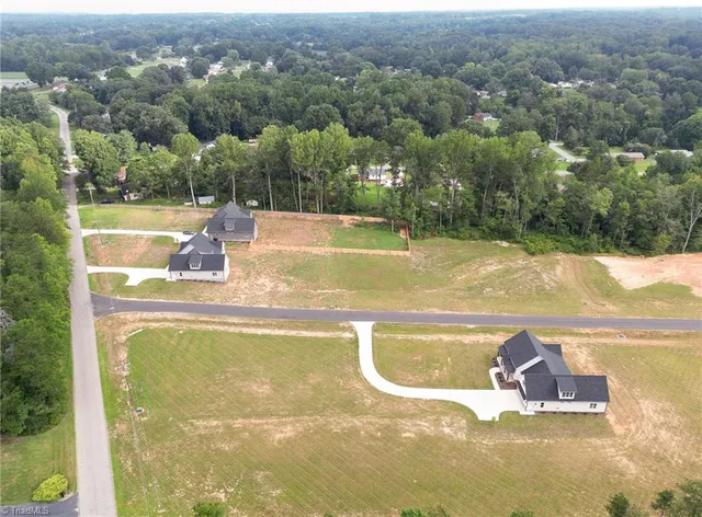 4217 Gracewood Farm Drive, Winston-Salem, NC 27101