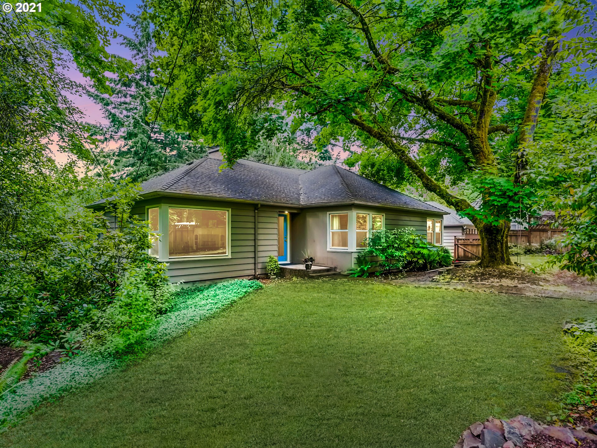 11855 Southwest Lesser Road Portland, OR 97219 - Photo 1 of 32 Gallery Image 1