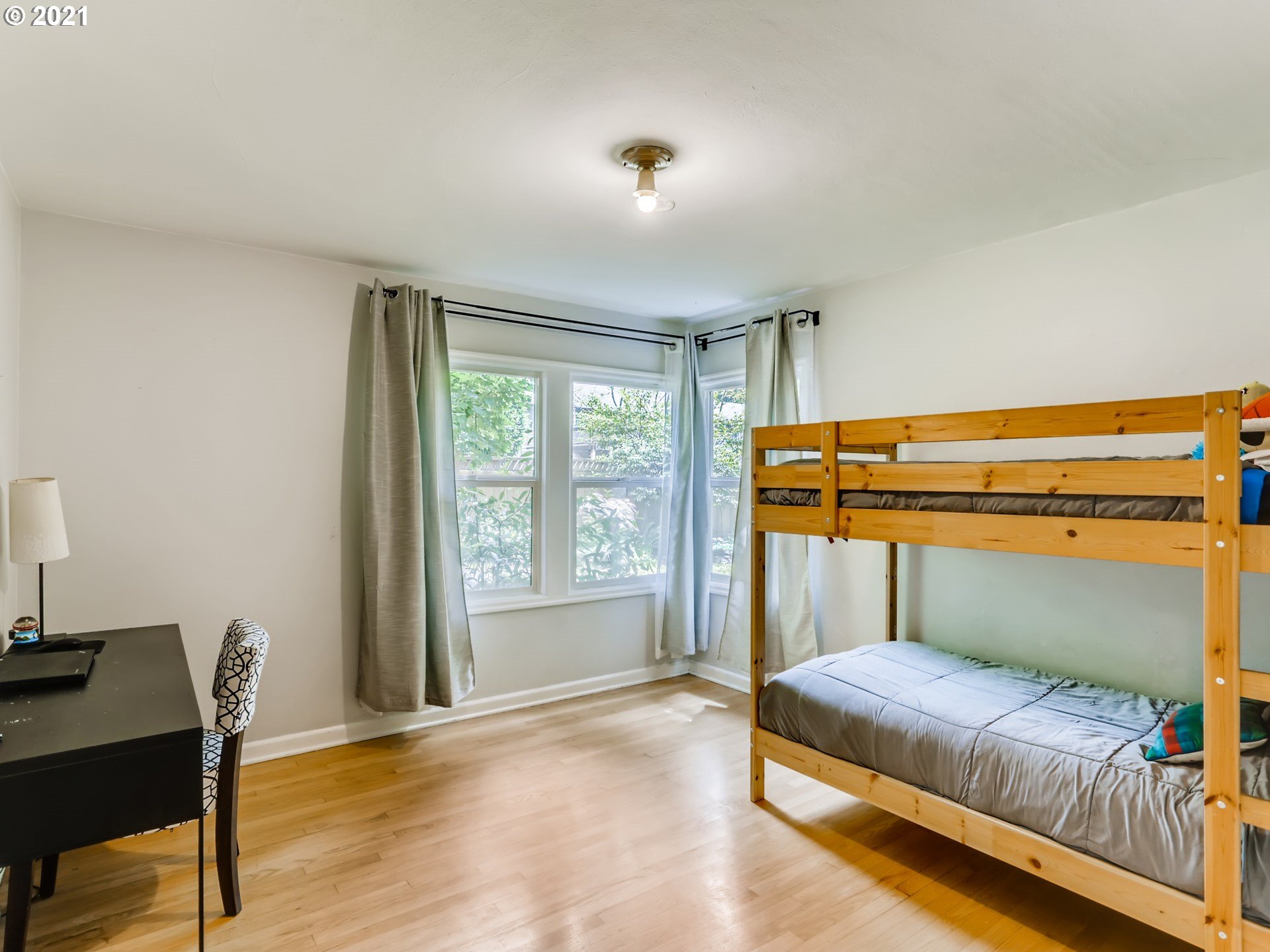 11855 Southwest Lesser Road Portland, OR 97219 - Photo 15 of 32 Gallery Image 15