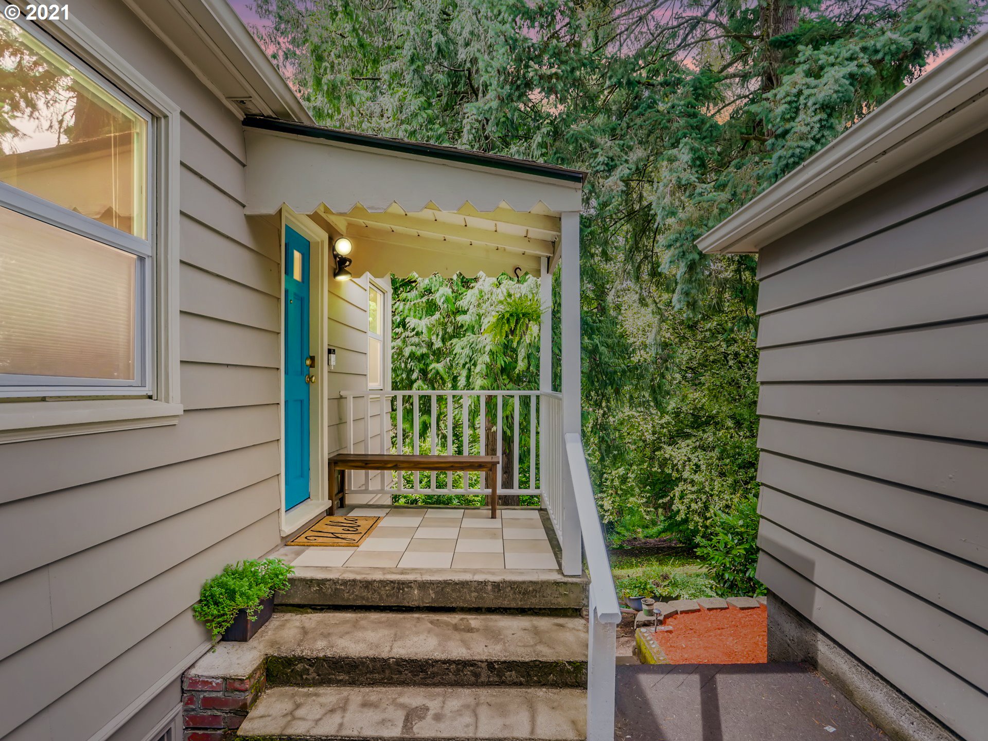 11855 Southwest Lesser Road Portland, OR 97219 - Photo 3 of 32 Gallery Image 3