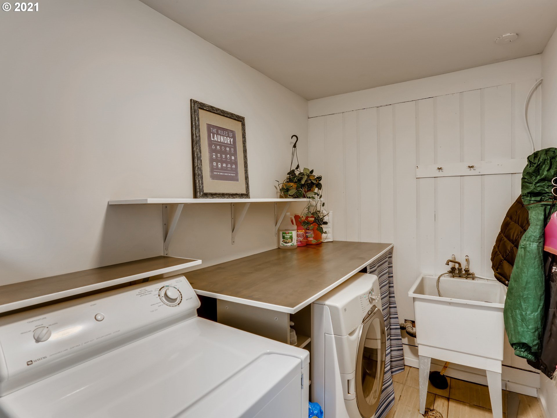 11855 Southwest Lesser Road Portland, OR 97219 - Photo 24 of 32 Gallery Image 24