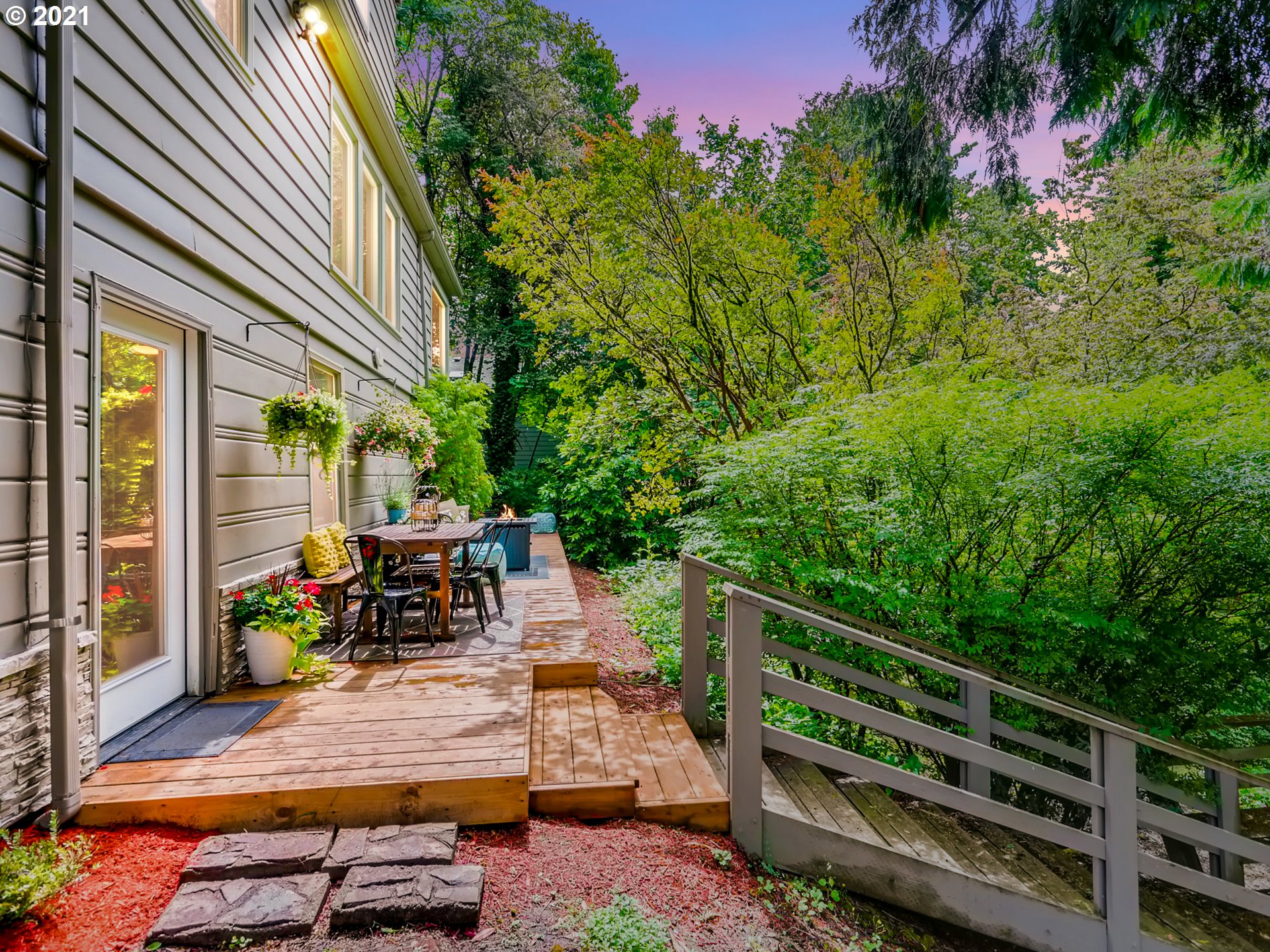 11855 Southwest Lesser Road Portland, OR 97219 - Photo 30 of 32 Gallery Image 30
