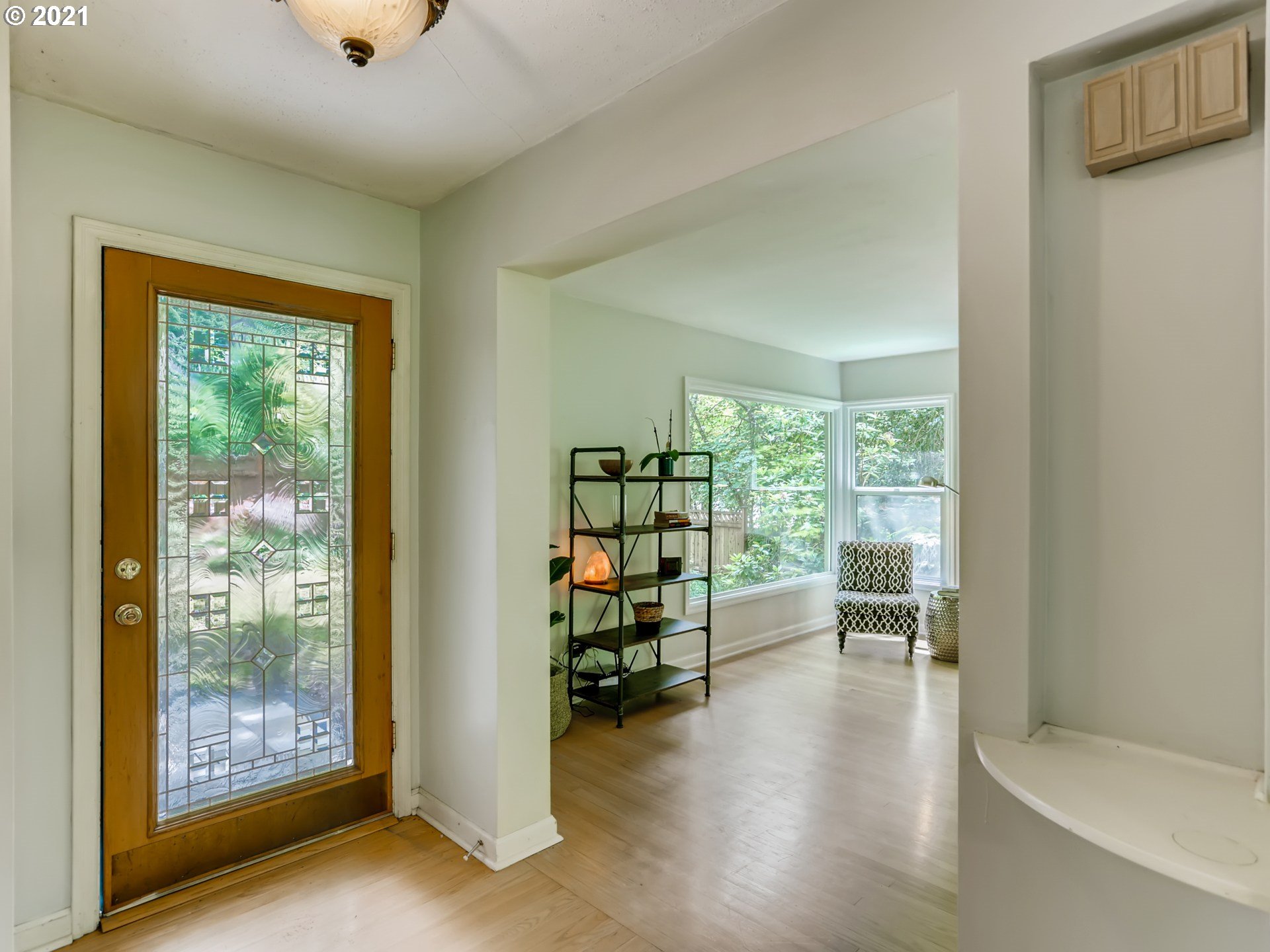 11855 Southwest Lesser Road Portland, OR 97219 - Photo 4 of 32 Gallery Image 4