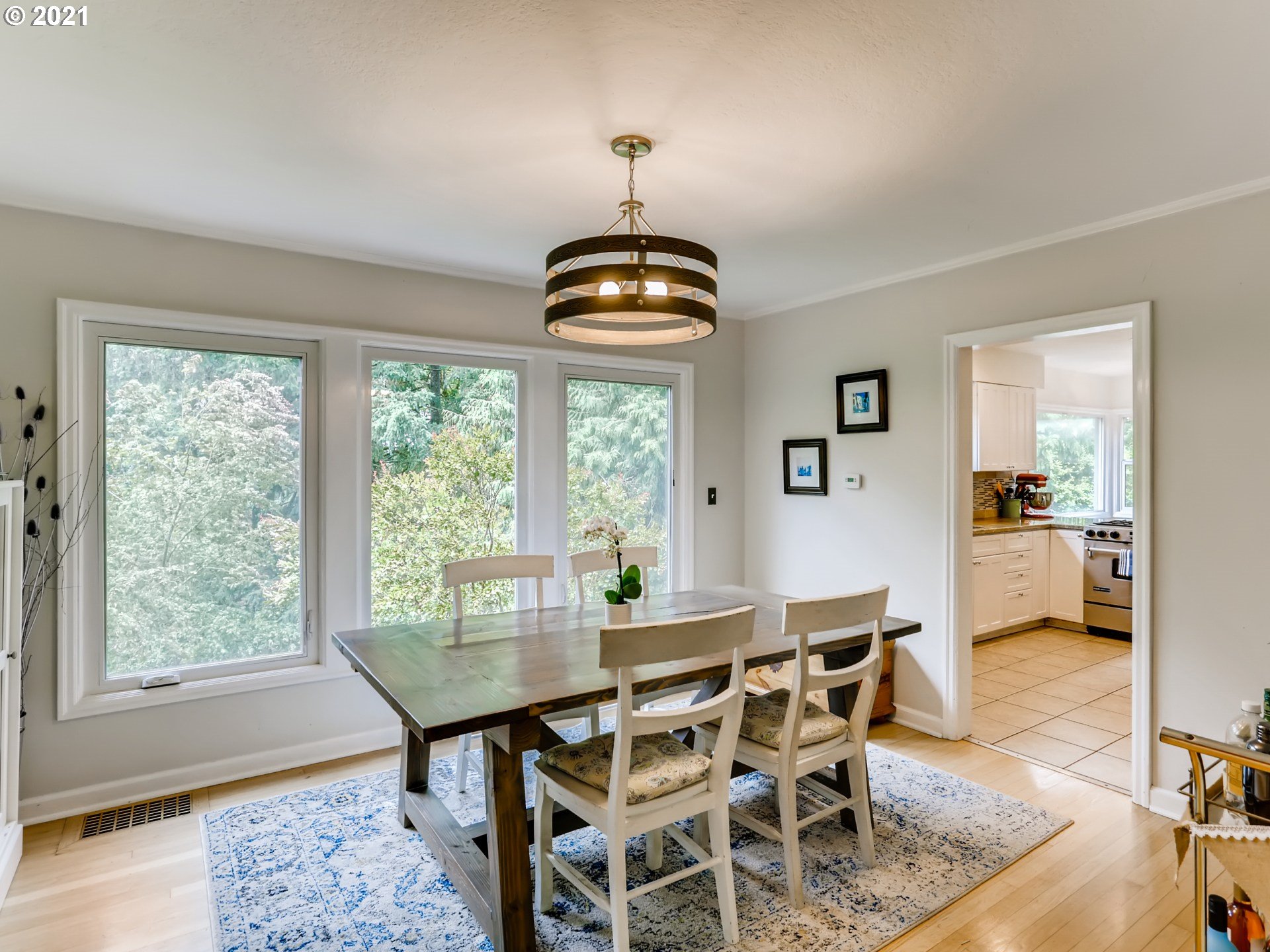 11855 Southwest Lesser Road Portland, OR 97219 - Photo 6 of 32 Gallery Image 6