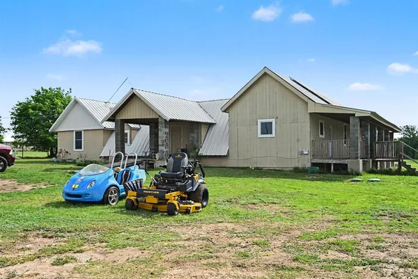 $835,000 | 6694 Hutcheson Hill Road, Springtown, TX 76082