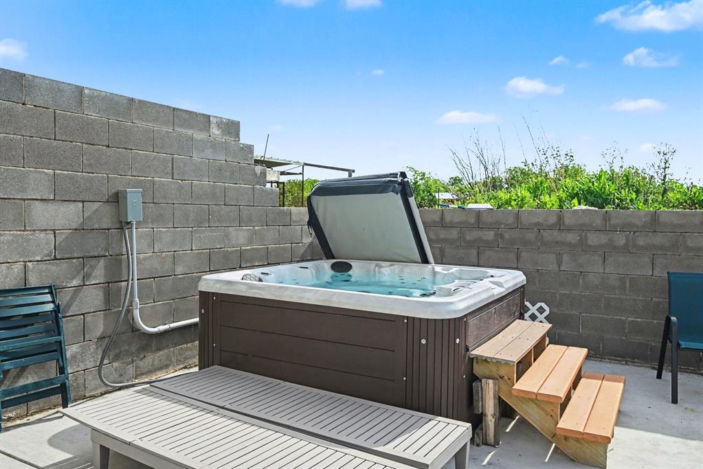 6694 Hutcheson Hill Road Springtown, TX 76082 - Photo 29 of 40