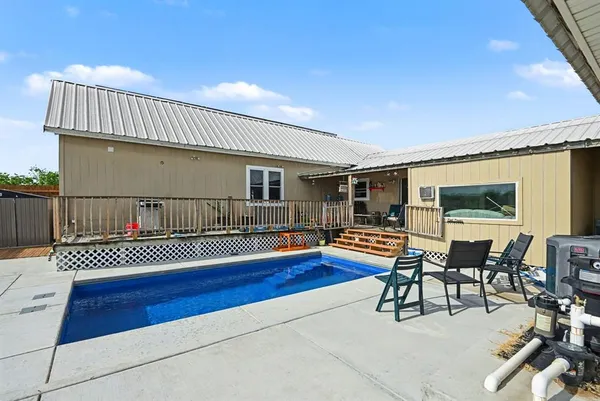 $835,000 | 6694 Hutcheson Hill Road, Springtown, TX 76082