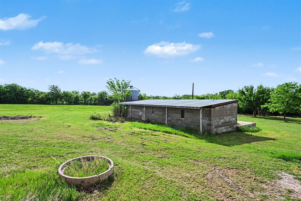 6694 Hutcheson Hill Road Springtown, TX 76082 - Photo 33 of 40
