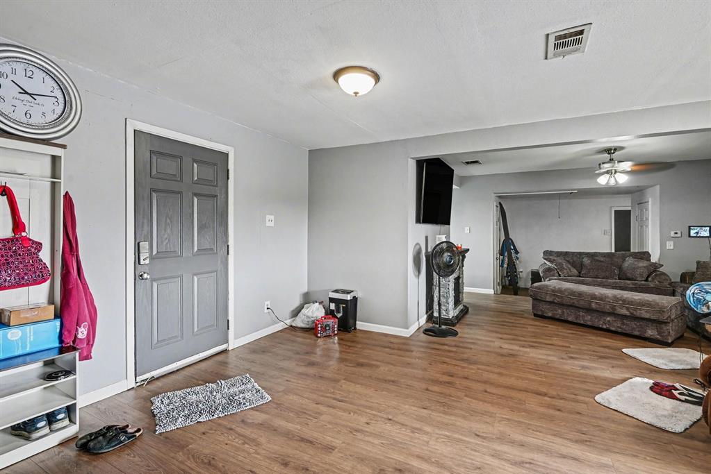 6694 Hutcheson Hill Road Springtown, TX 76082 - Photo 6 of 40