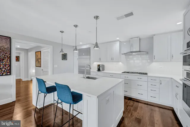 $1,395,000 | 4915 Hampden Lane, Unit 204, Bethesda, MD 20814