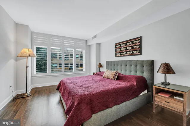 $1,395,000 | 4915 Hampden Lane, Unit 204, Bethesda, MD 20814