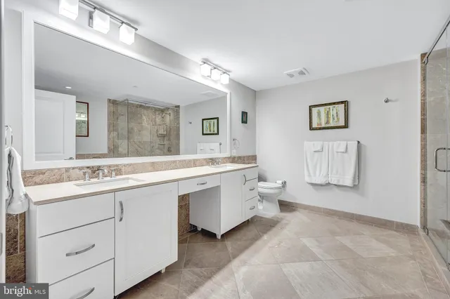 $1,395,000 | 4915 Hampden Lane, Unit 204, Bethesda, MD 20814