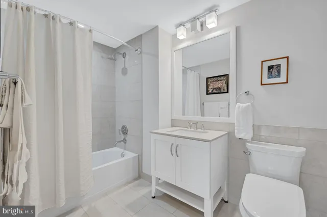 $1,395,000 | 4915 Hampden Lane, Unit 204, Bethesda, MD 20814