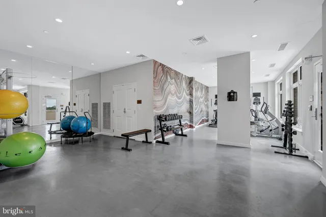 $1,395,000 | 4915 Hampden Lane, Unit 204, Bethesda, MD 20814