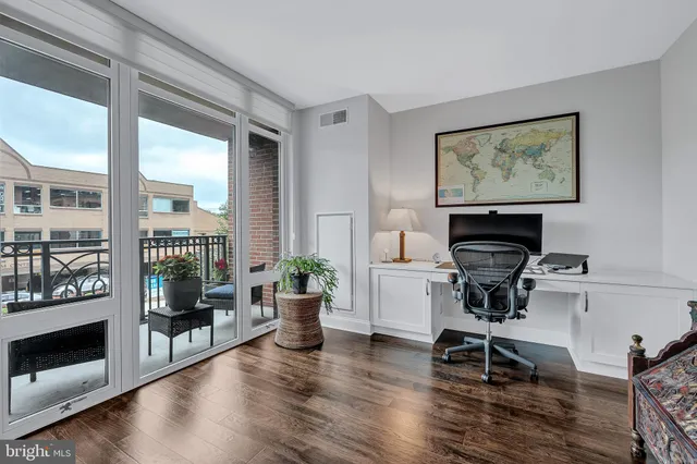 $1,395,000 | 4915 Hampden Lane, Unit 204, Bethesda, MD 20814