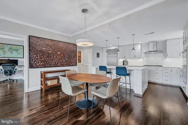 $1,395,000 | 4915 Hampden Lane, Unit 204, Bethesda, MD 20814