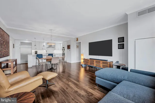 $1,395,000 | 4915 Hampden Lane, Unit 204, Bethesda, MD 20814