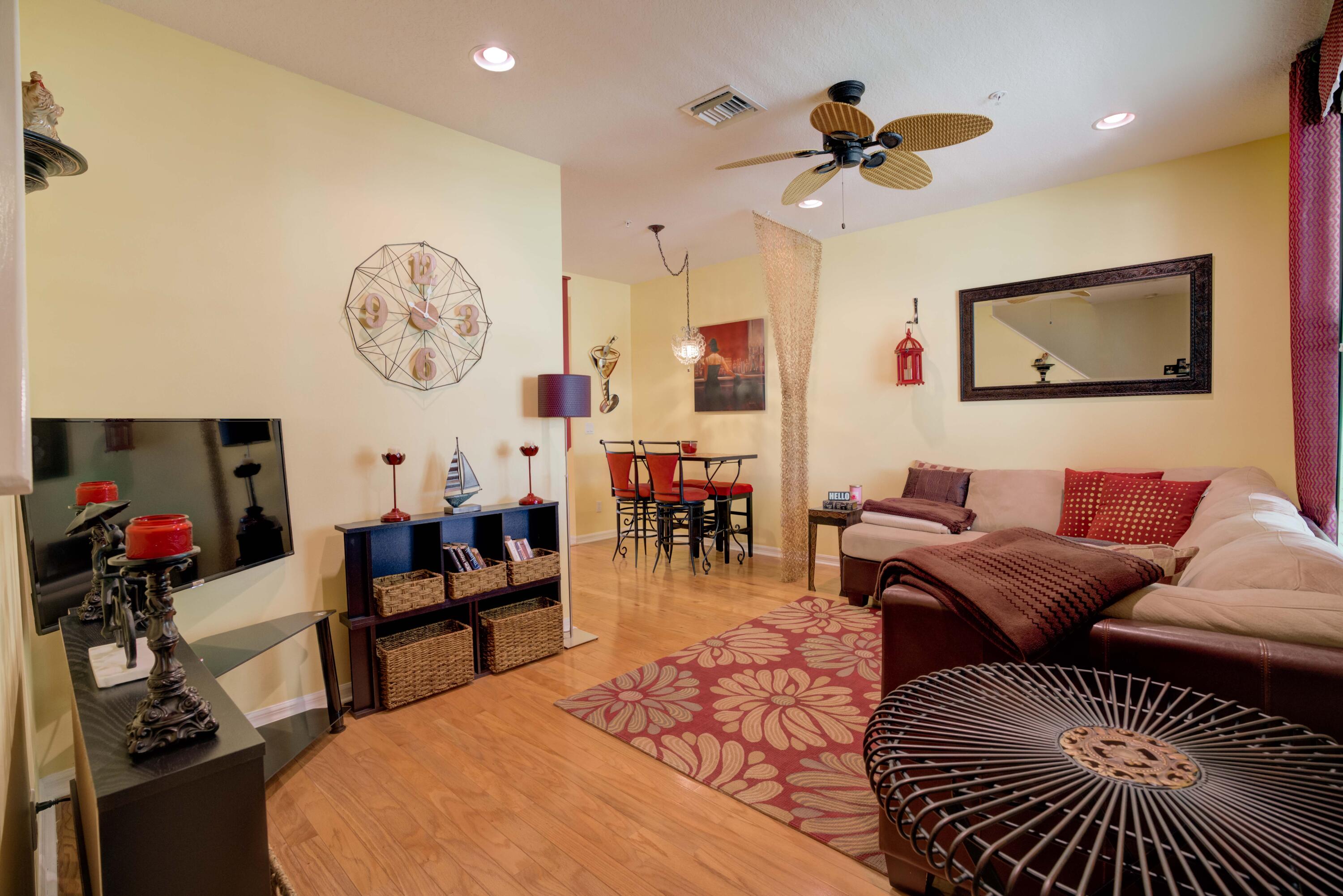 4166 Stadium Drive Jupiter, FL 33458 - Photo 14 of 36 4166 Stadium Living room area 3