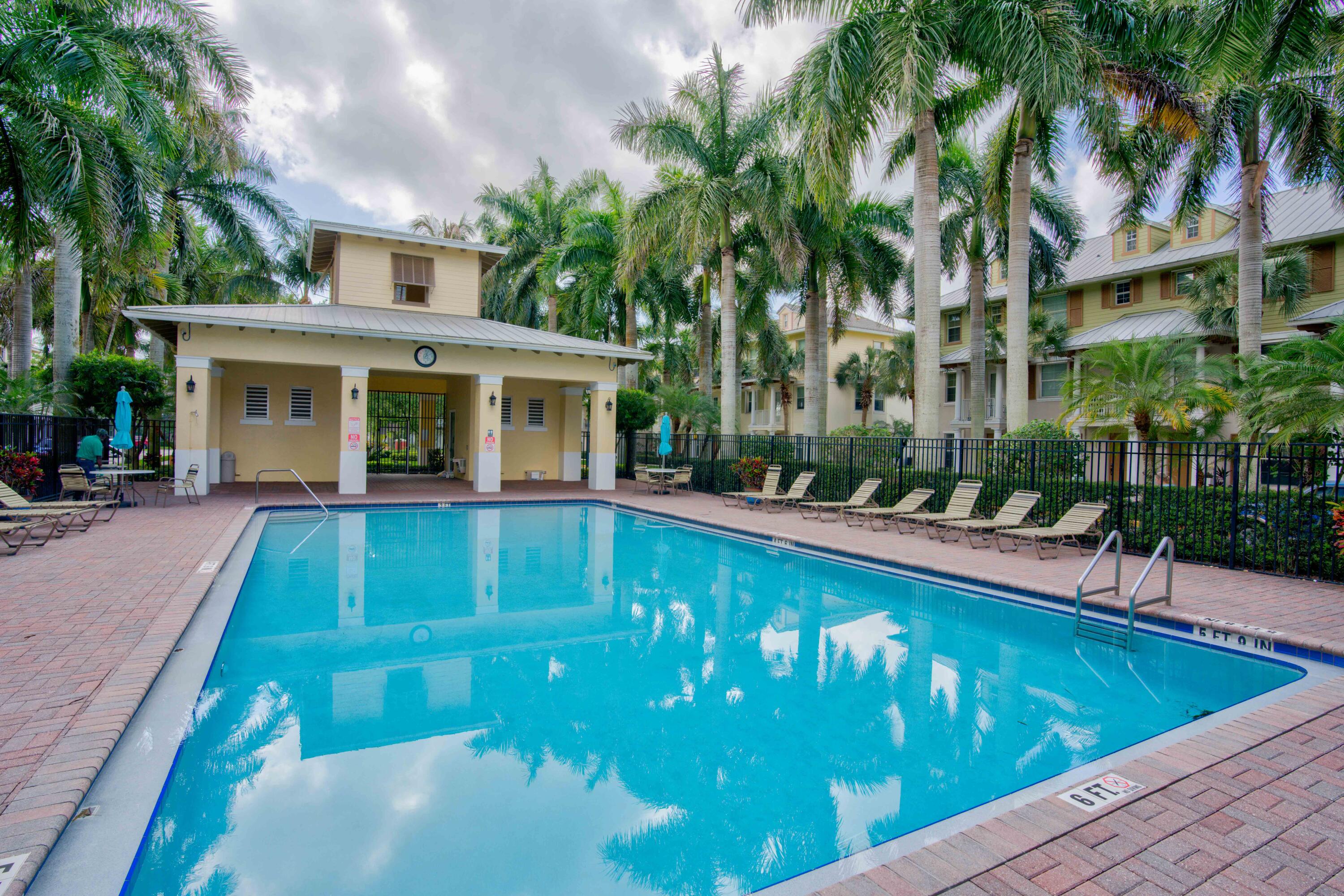 4166 Stadium Drive Jupiter, FL 33458 - Photo 27 of 36 Antigua Pool