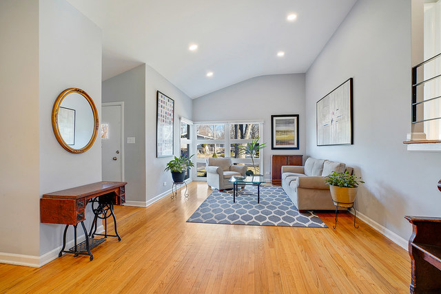 241 Chipili Drive Northbrook, IL 60062 - Photo 4 of 15