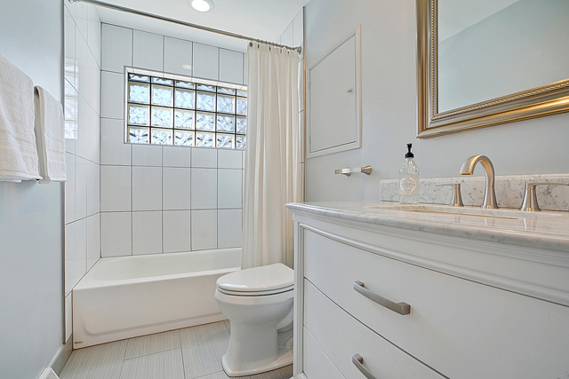 241 Chipili Drive Northbrook, IL 60062 - Photo 9 of 15