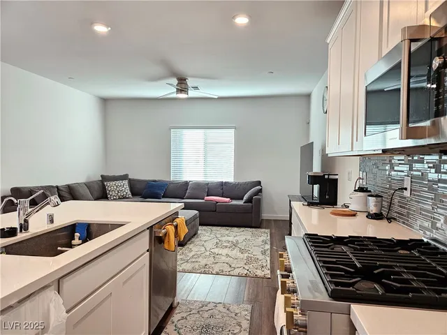 $3,000 | 600 Carriage Hill Drive, Unit 1114, Las Vegas, NV 89138