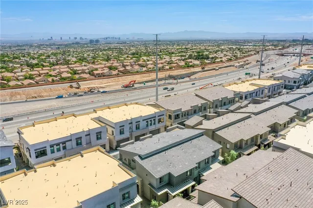 $3,000 | 600 Carriage Hill Drive, Unit 1114, Las Vegas, NV 89138