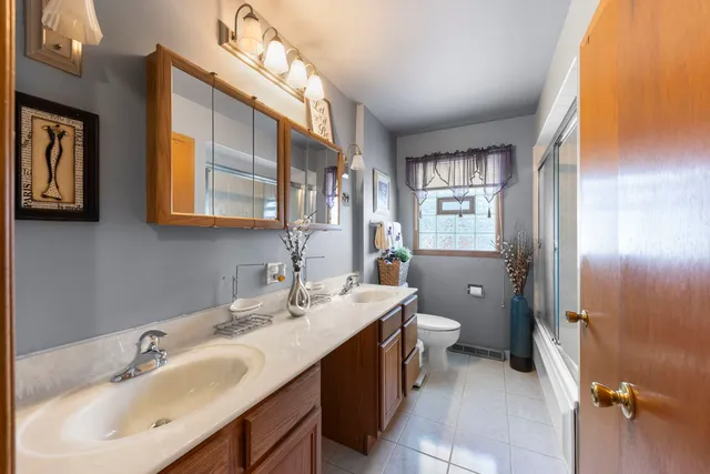 $340,000 | 5628 Hawthorne Avenue, Berkeley, IL 60163