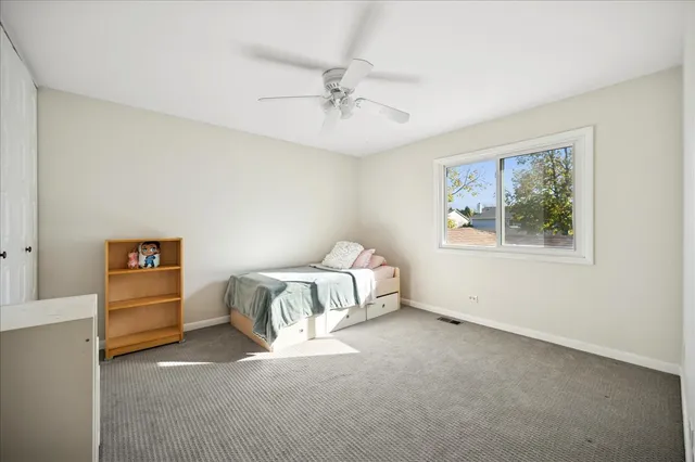 $409,900 | 630 Pheasant Lane, Deerfield, IL 60015