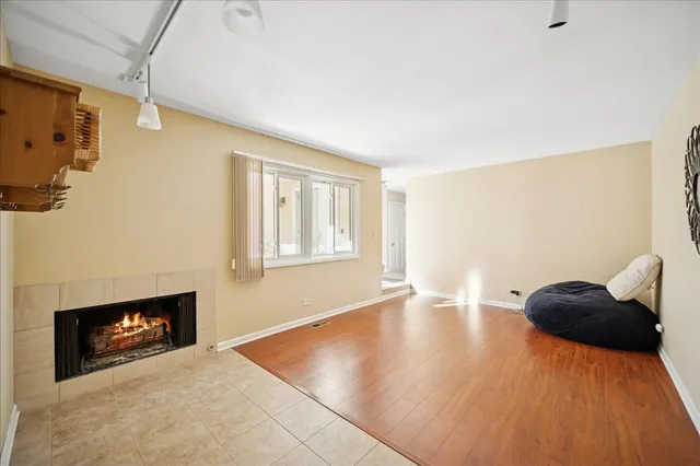 $409,900 | 630 Pheasant Lane, Deerfield, IL 60015