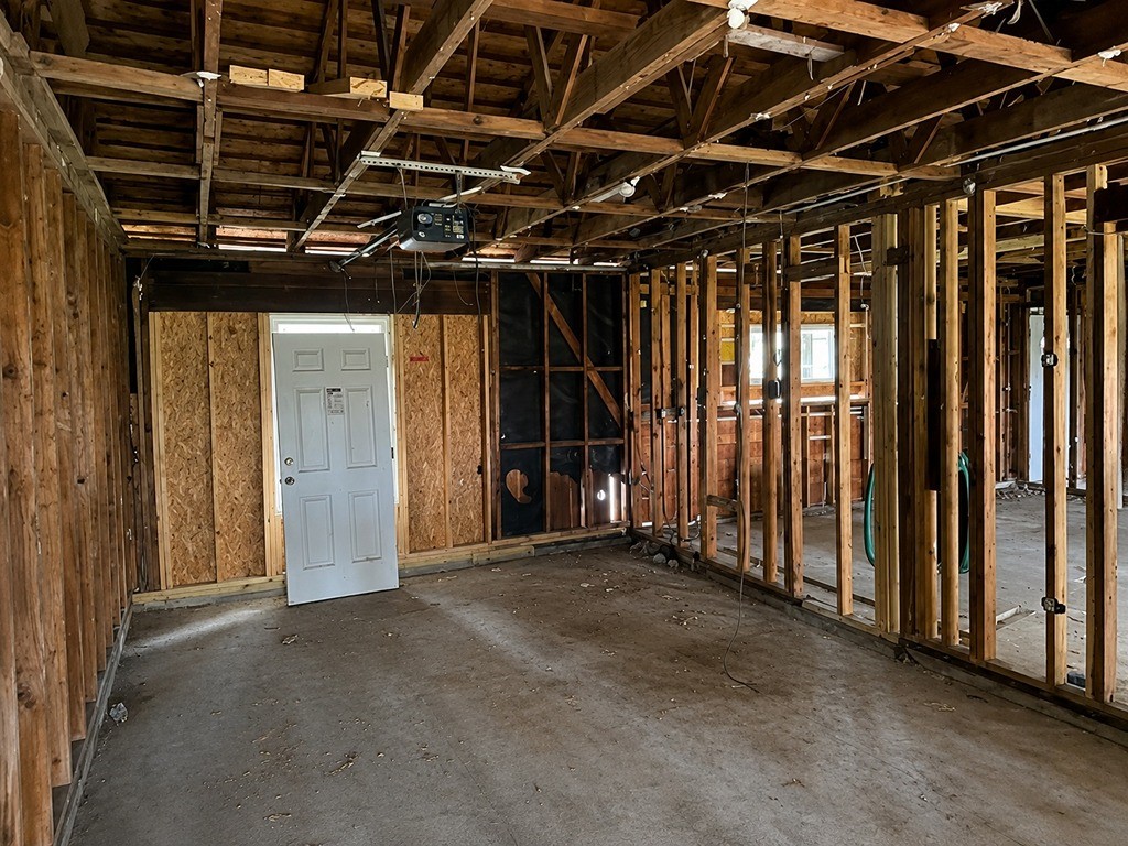 5822 Lyndhurst Drive Houston, TX 77033 - Photo 5 of 10