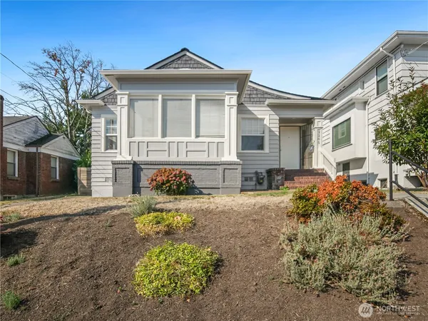 $1,025,000 | 2205 31st Avenue South, Seattle, WA 98144