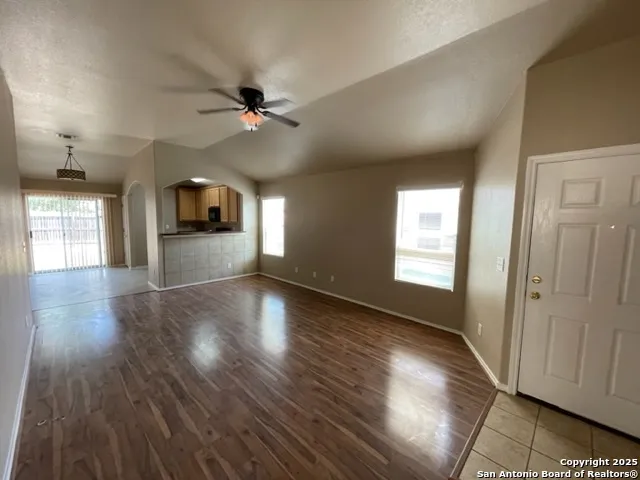$1,595 | 7510 Copper Lake, Converse, TX 78109