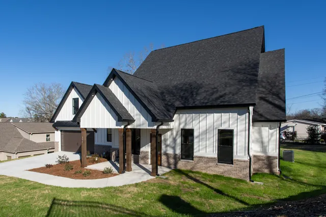 $489,900 | 295 Running Oak Drive, Ringgold, GA 30736